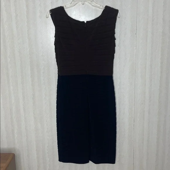 🔥 ADRIANNE PAPELL brown black tiered stretch Dress Size 8 - Picture 7 of 9